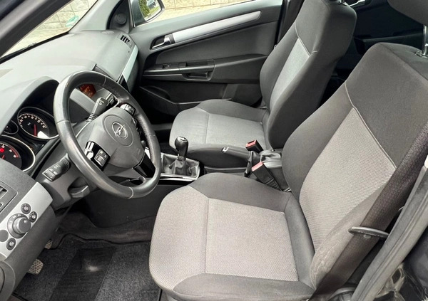 Opel Astra cena 17999 przebieg: 202194, rok produkcji 2010 z Warka małe 781